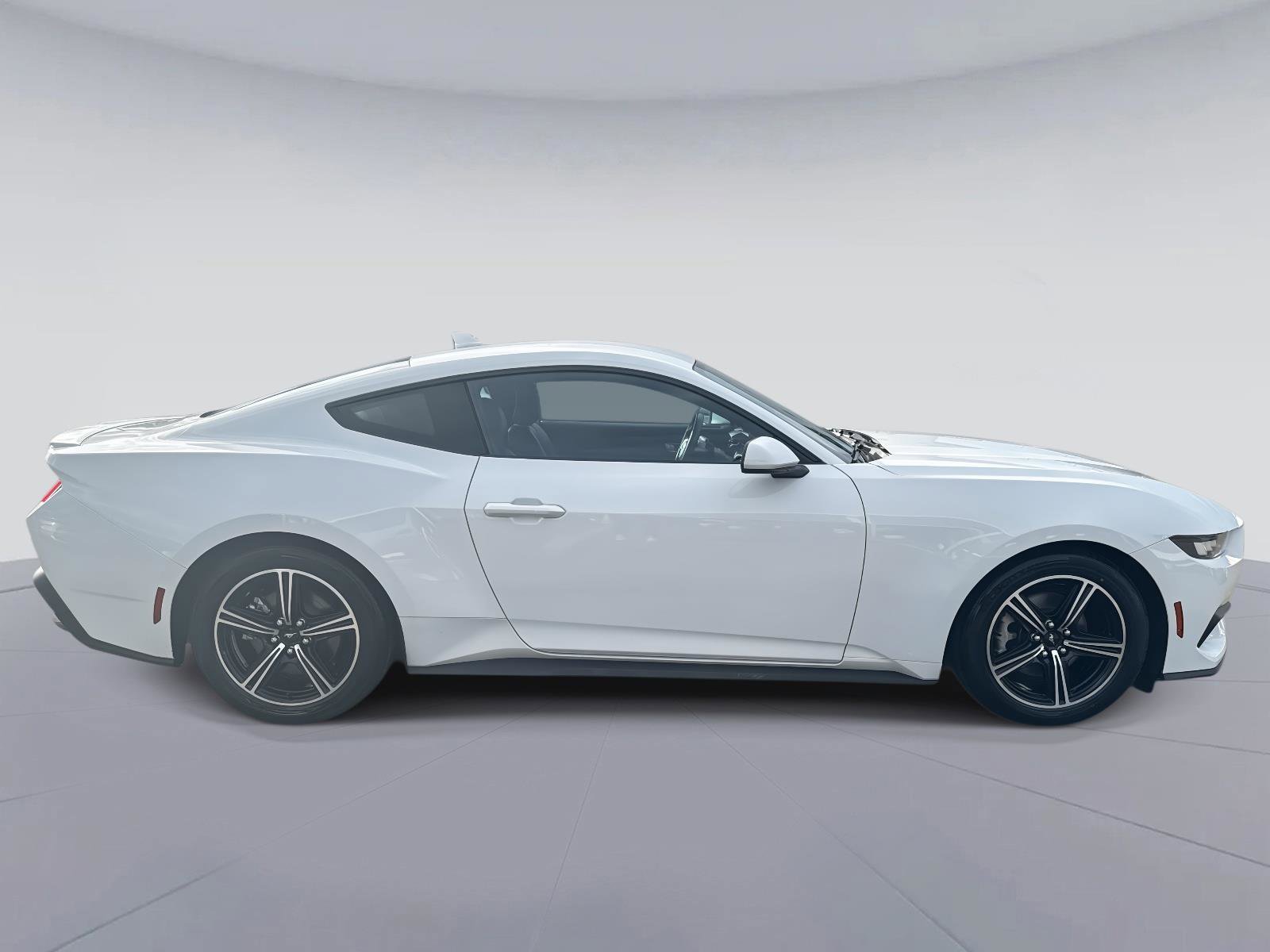 Used 2024 Ford Mustang Premium image 4