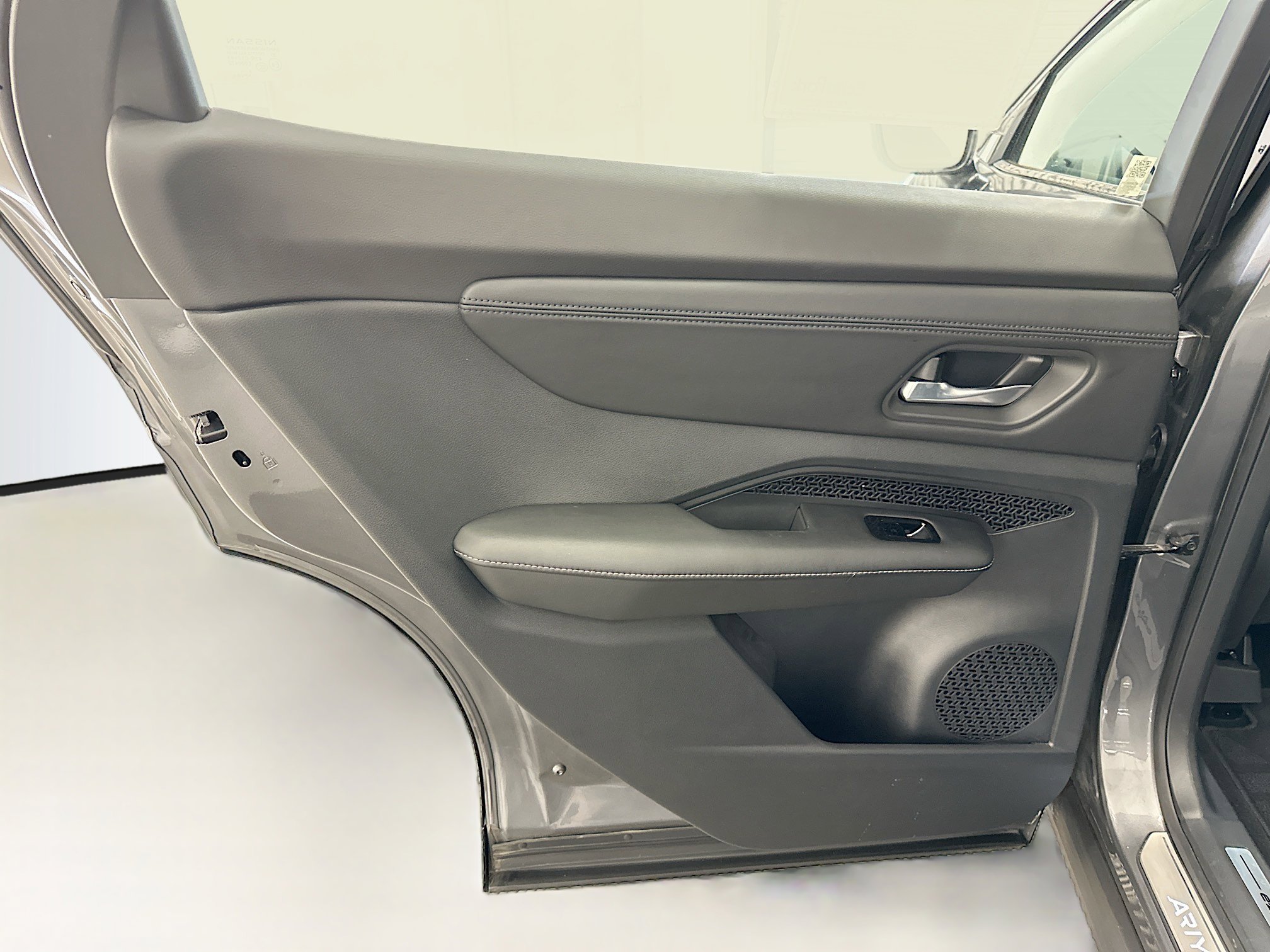 Used 2024 Nissan Ariya AWD image 27