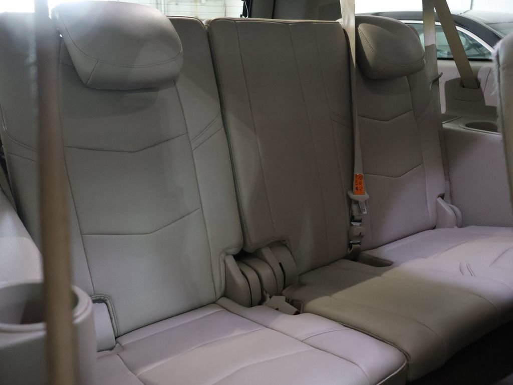 Used 2018 Cadillac Escalade ESV Luxury AWD/4WD image 15