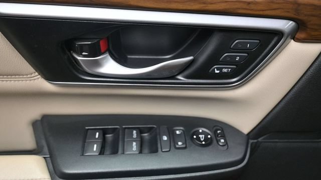 Used 2018 Honda CR-V Touring image 18