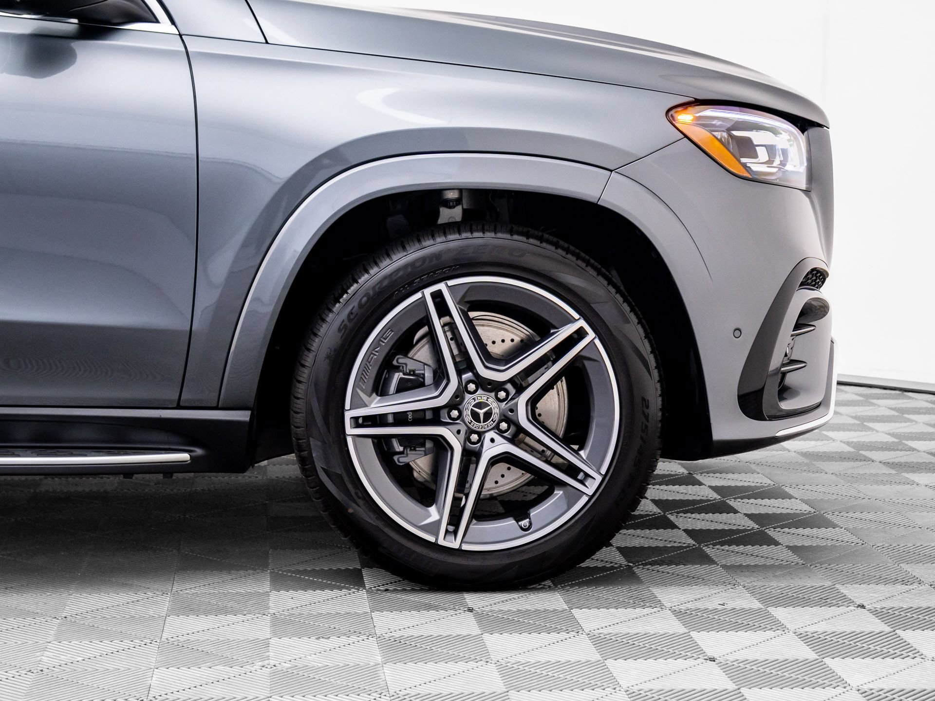 New 2026 Mercedes-Benz GLS 450 4MATIC image 33