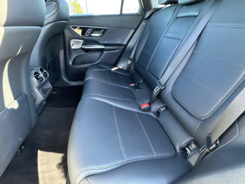 Used 2023 Mercedes-Benz GLC 300 image 31