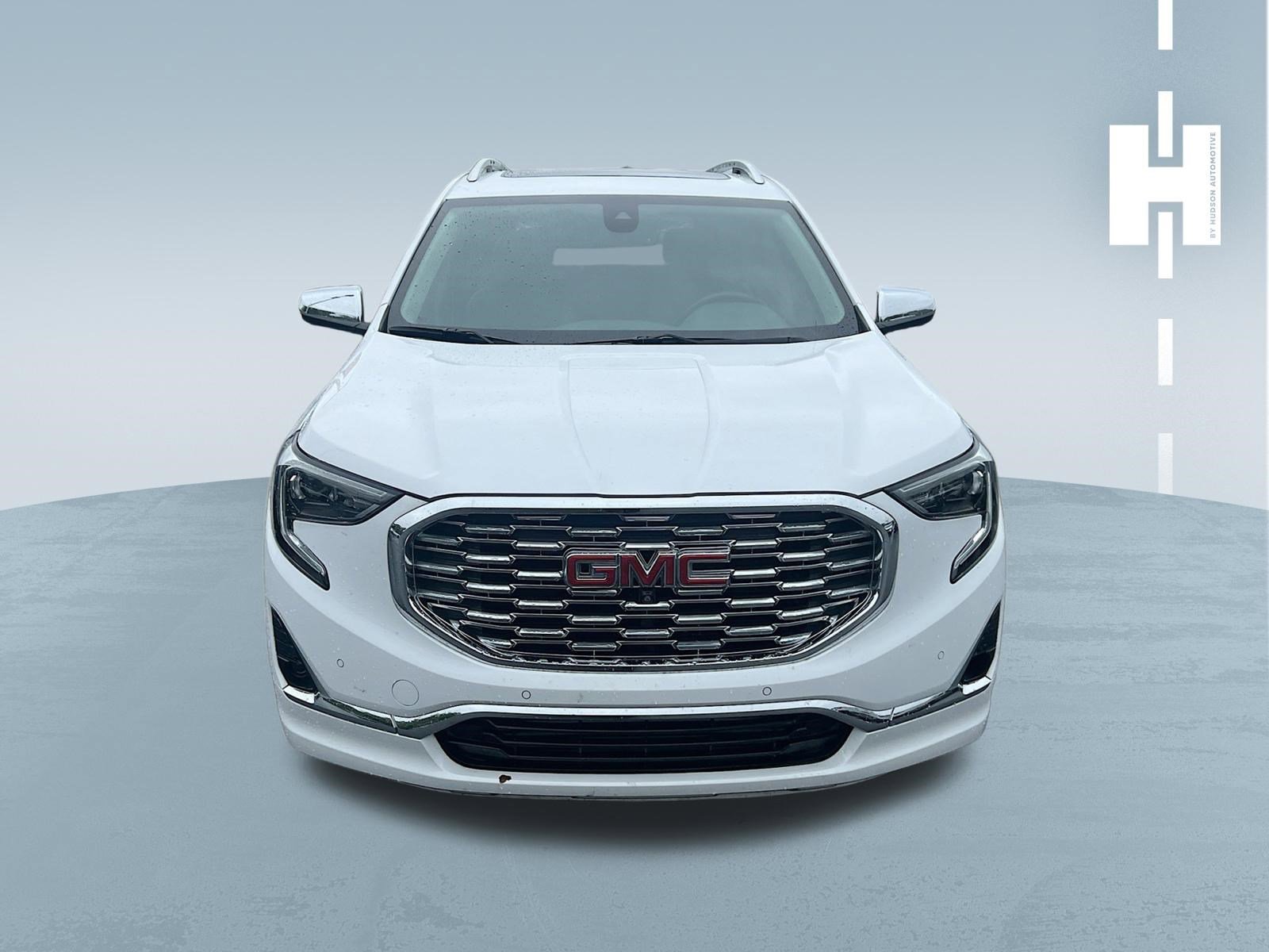 Used 2020 GMC Terrain Denali w/ Denali Premium Package FWD image 2