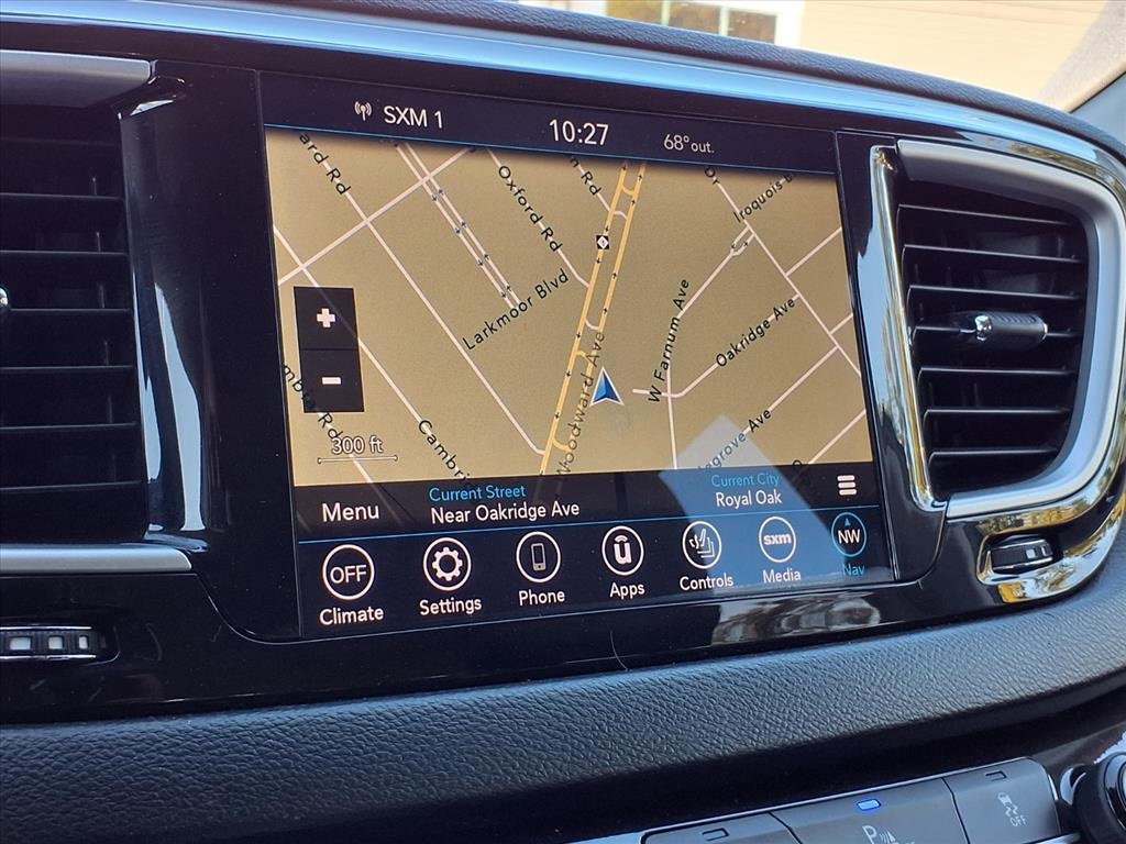 Used 2020 Chrysler Pacifica Touring-L Plus image 9