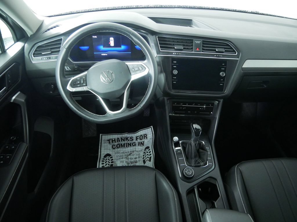 Used 2023 Volkswagen Tiguan SE w/ Panoramic Sunroof Package AWD/4WD image 20