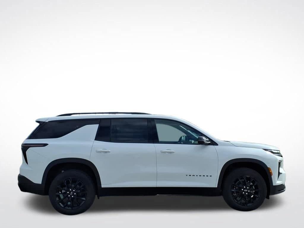 New 2026 Chevrolet Traverse LT w/ Midnight/Sport Edition FWD image 2