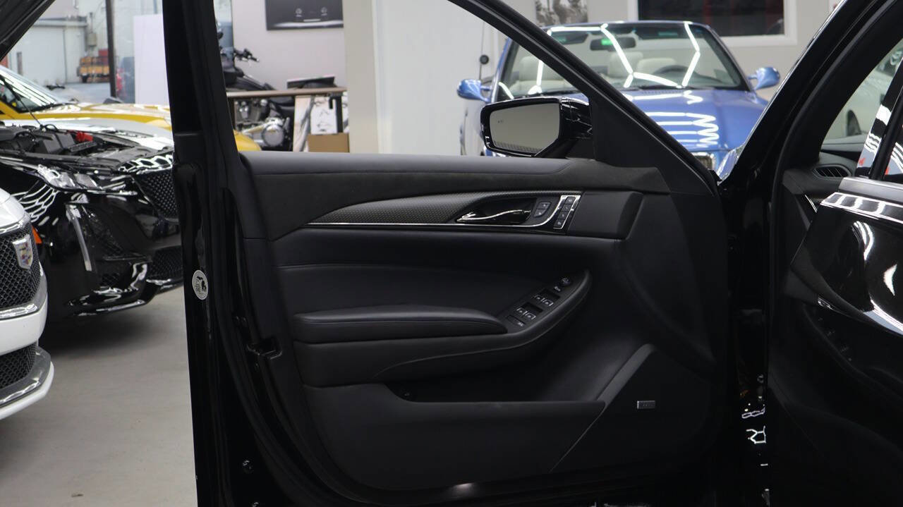 Used 2019 Cadillac CTS V w/ Luxury Package image 19