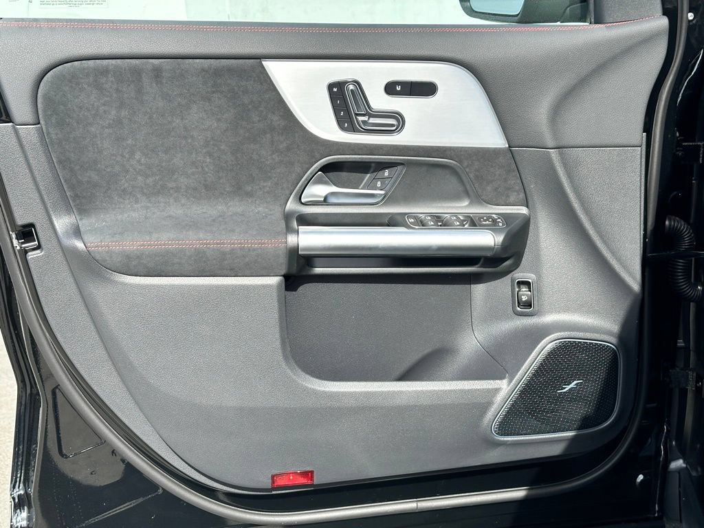 New 2025 Mercedes-Benz GLA 35 AMG 4MATIC image 13