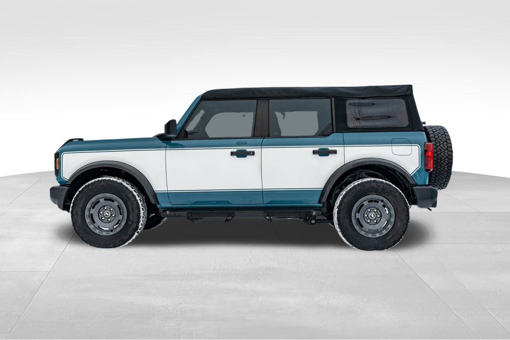 Used 2023 Ford Bronco Base image 4