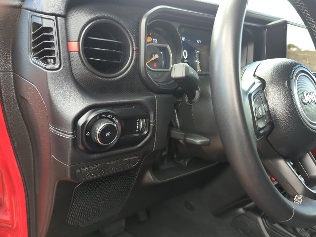 Used 2025 Jeep Wrangler Unlimited Rubicon AWD/4WD image 14