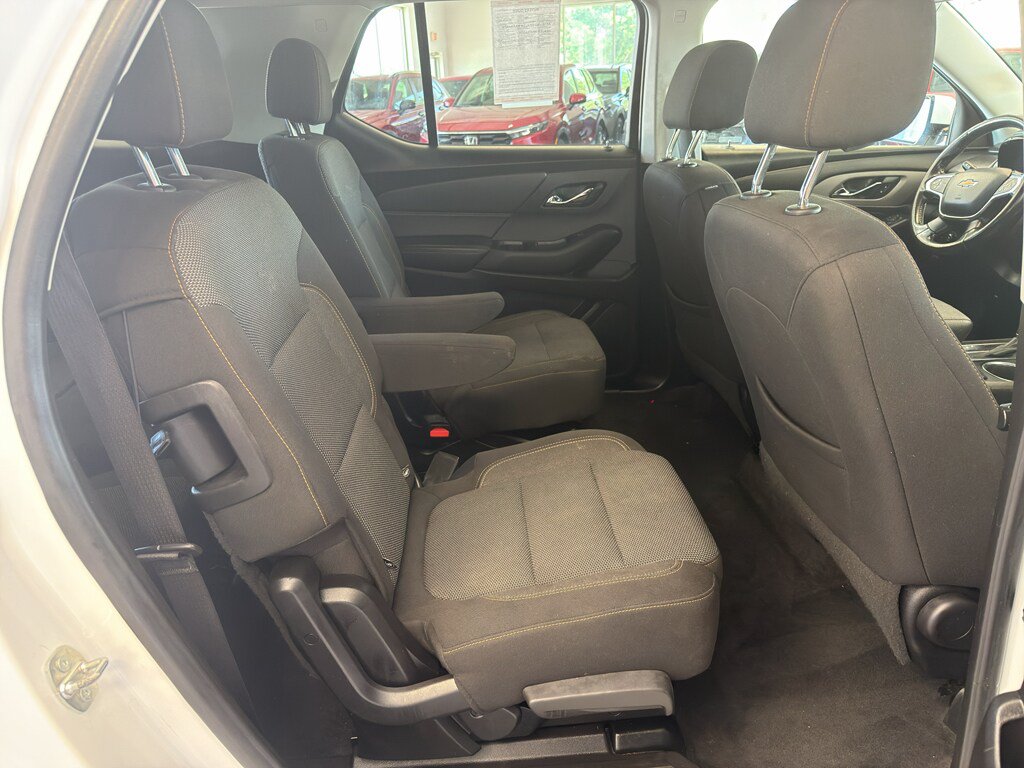 Used 2020 Chevrolet Traverse LT FWD image 15