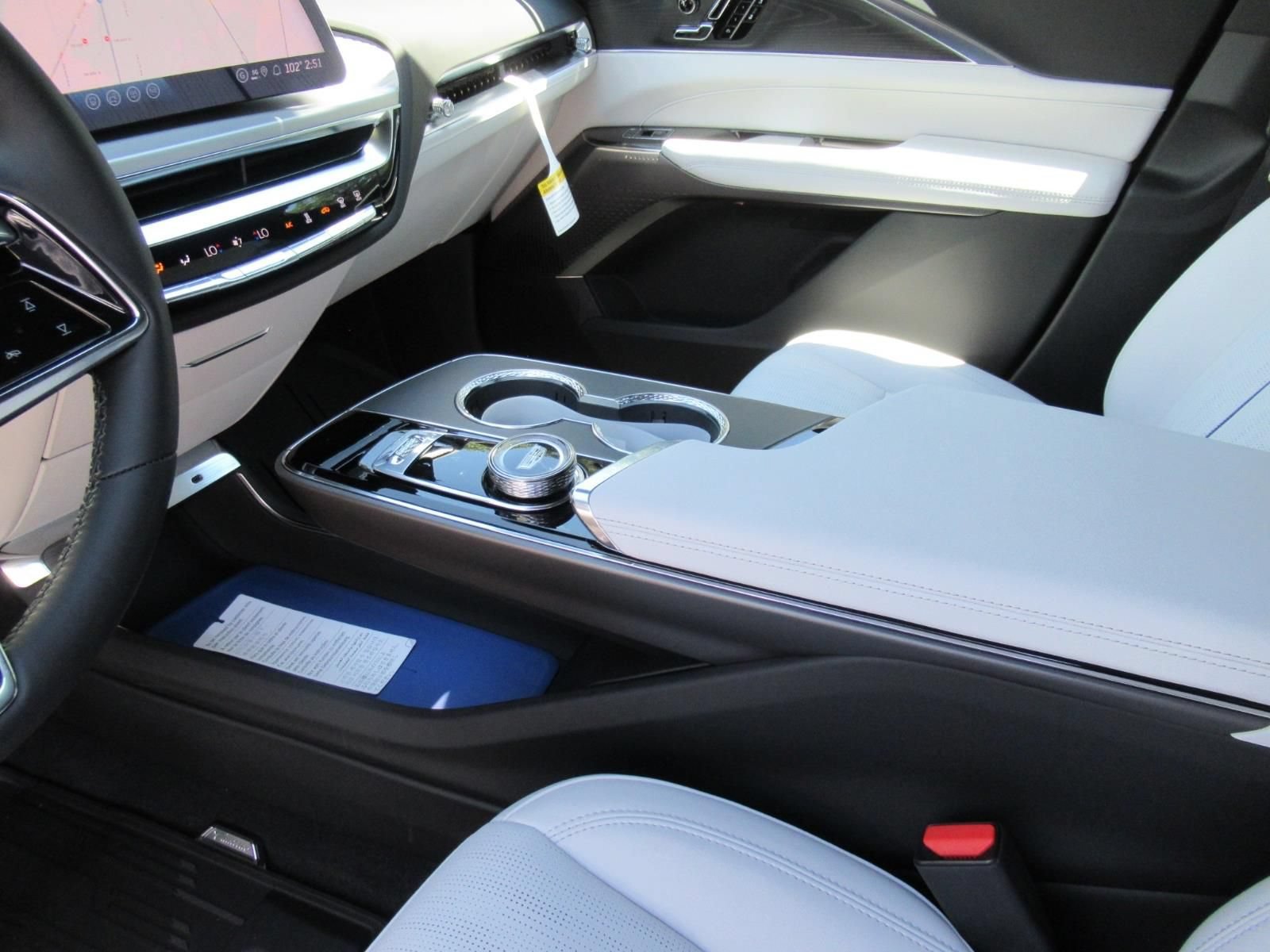 New 2026 Cadillac Lyriq Luxury RWD image 15