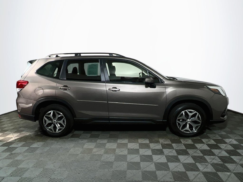 Certified 2024 Subaru Forester Premium AWD/4WD image 8