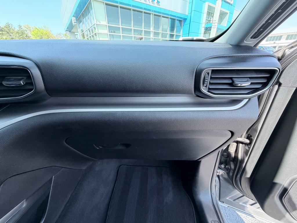 Used 2021 Ford Explorer XLT w/ Equipment Group 202A image 19