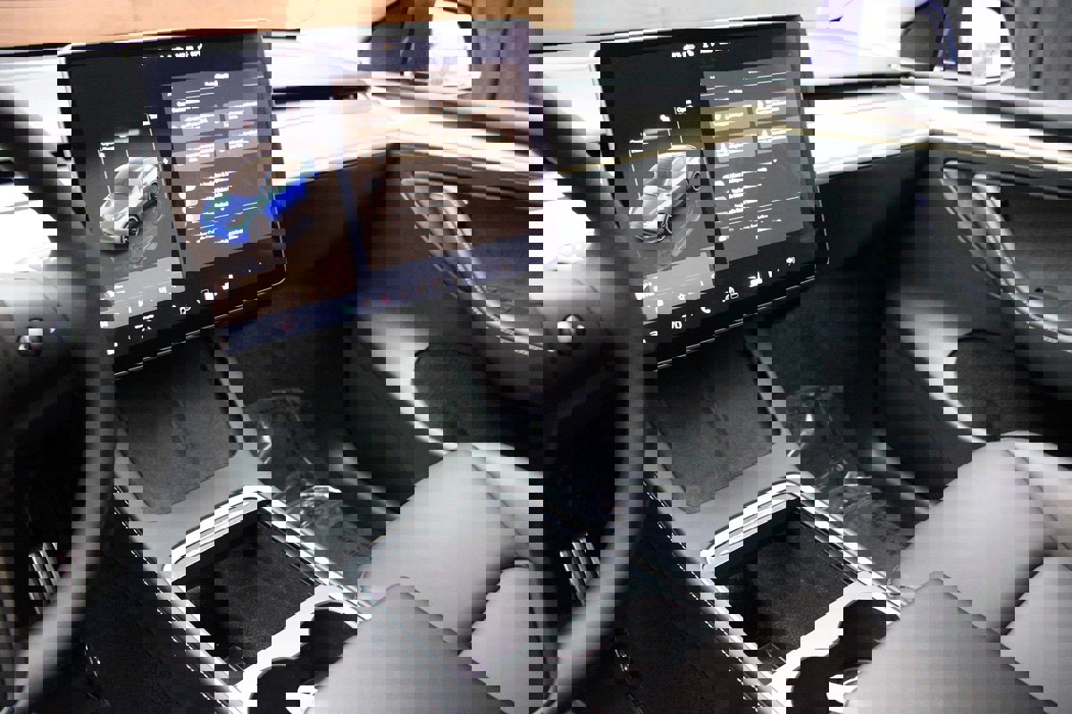 Used 2024 Tesla Model Y Performance image 43