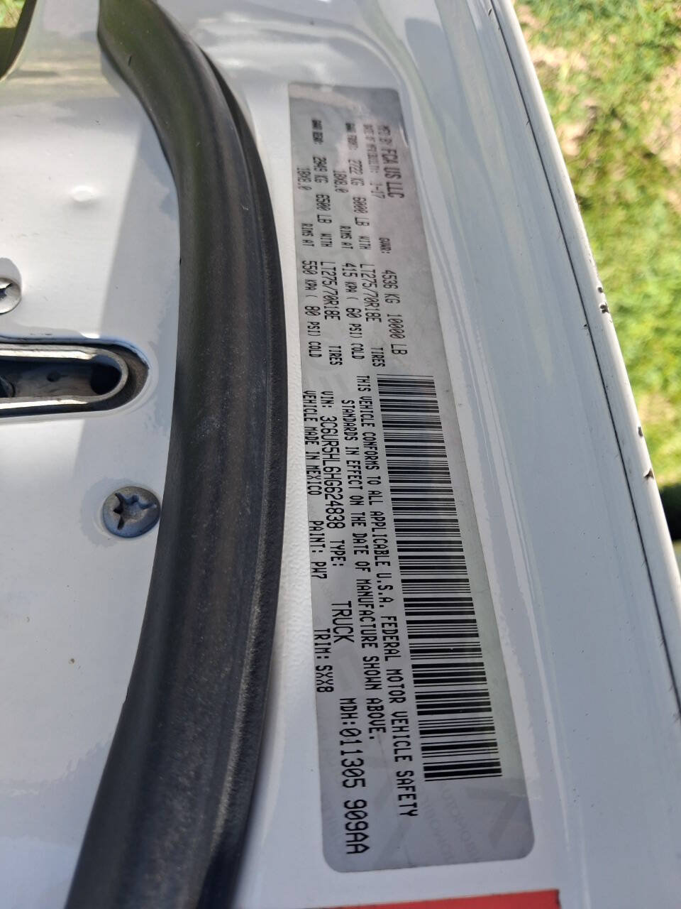Used 2017 RAM 2500 Tradesman w/ Chrome Appearance Group AWD/4WD image 19