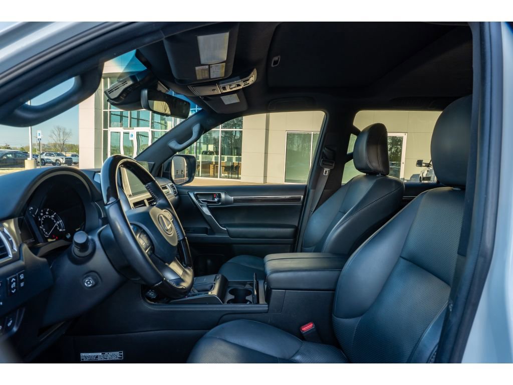 Used 2023 Lexus GX 460 Luxury w/ Accessory Package image 11