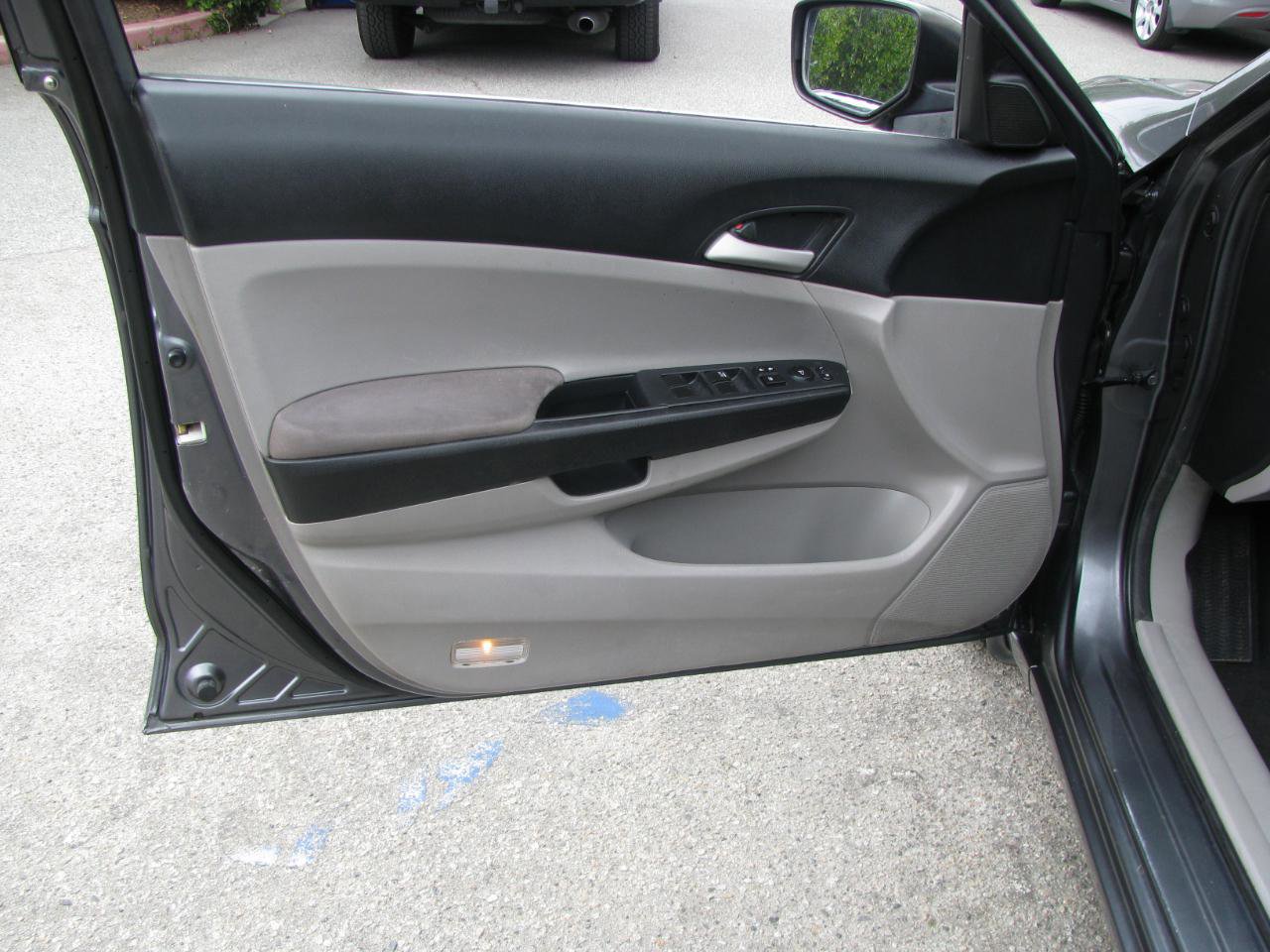 Used 2012 Honda Accord LX image 7