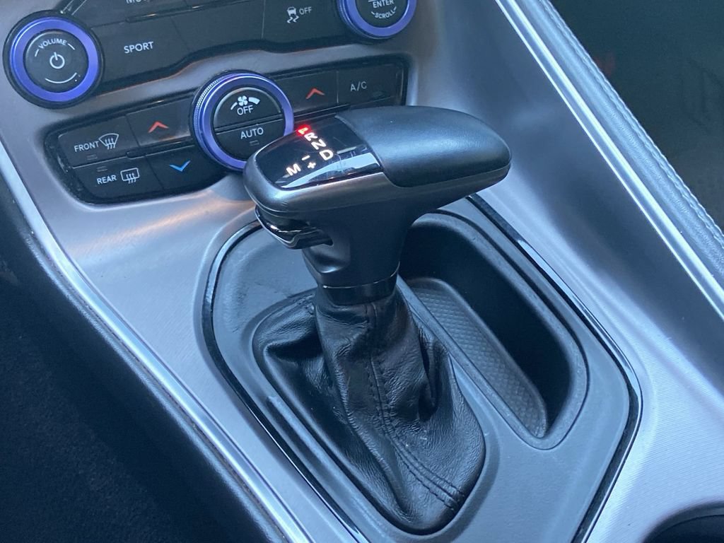 Used 2019 Dodge Challenger SXT RWD image 11