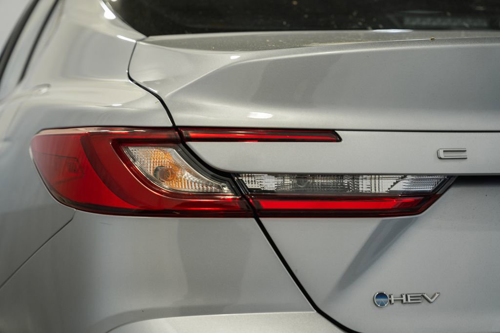 Used 2025 Toyota Camry LE image 6