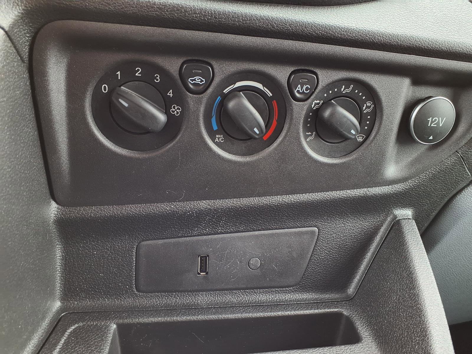 Used 2019 Ford Transit 150 XLT RWD image 14