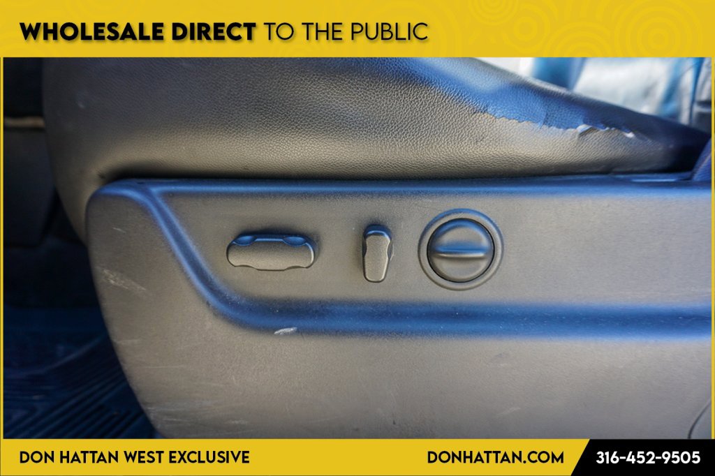 Used 2011 Chevrolet Suburban LT image 18