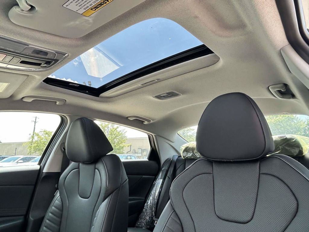 New 2026 Hyundai Elantra Limited FWD image 17
