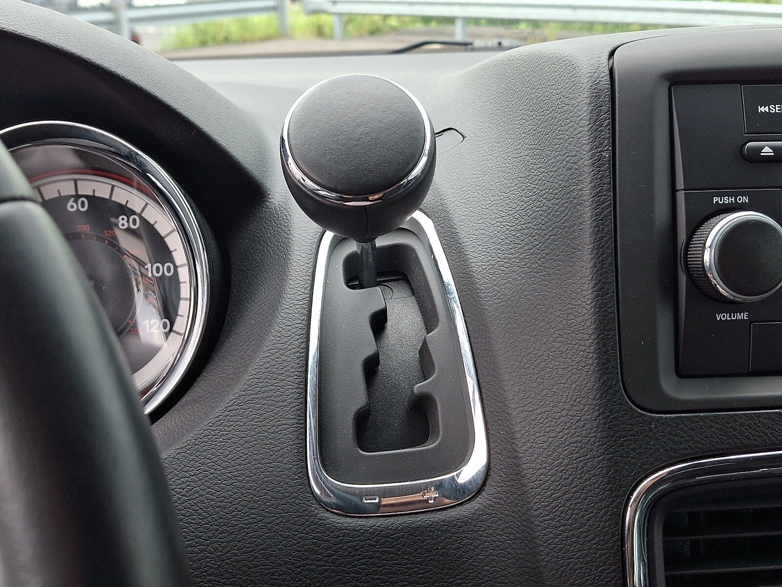 Used 2015 Dodge Grand Caravan SE w/ Quick Order Package 29E SE FWD image 15
