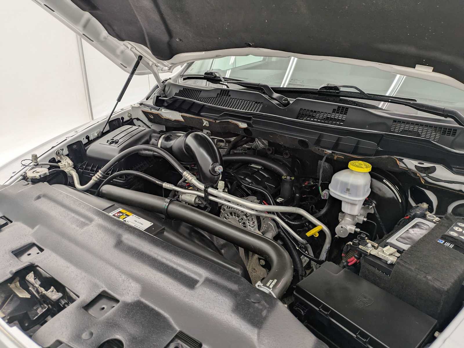 Used 2022 RAM 1500 Classic SLT w/ Protection Group AWD/4WD image 17