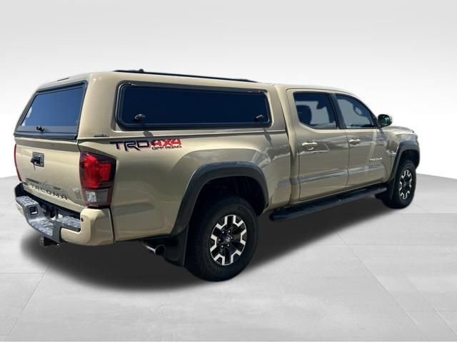 Used 2018 Toyota Tacoma TRD Off-Road w/ Technology Package AWD/4WD image 6