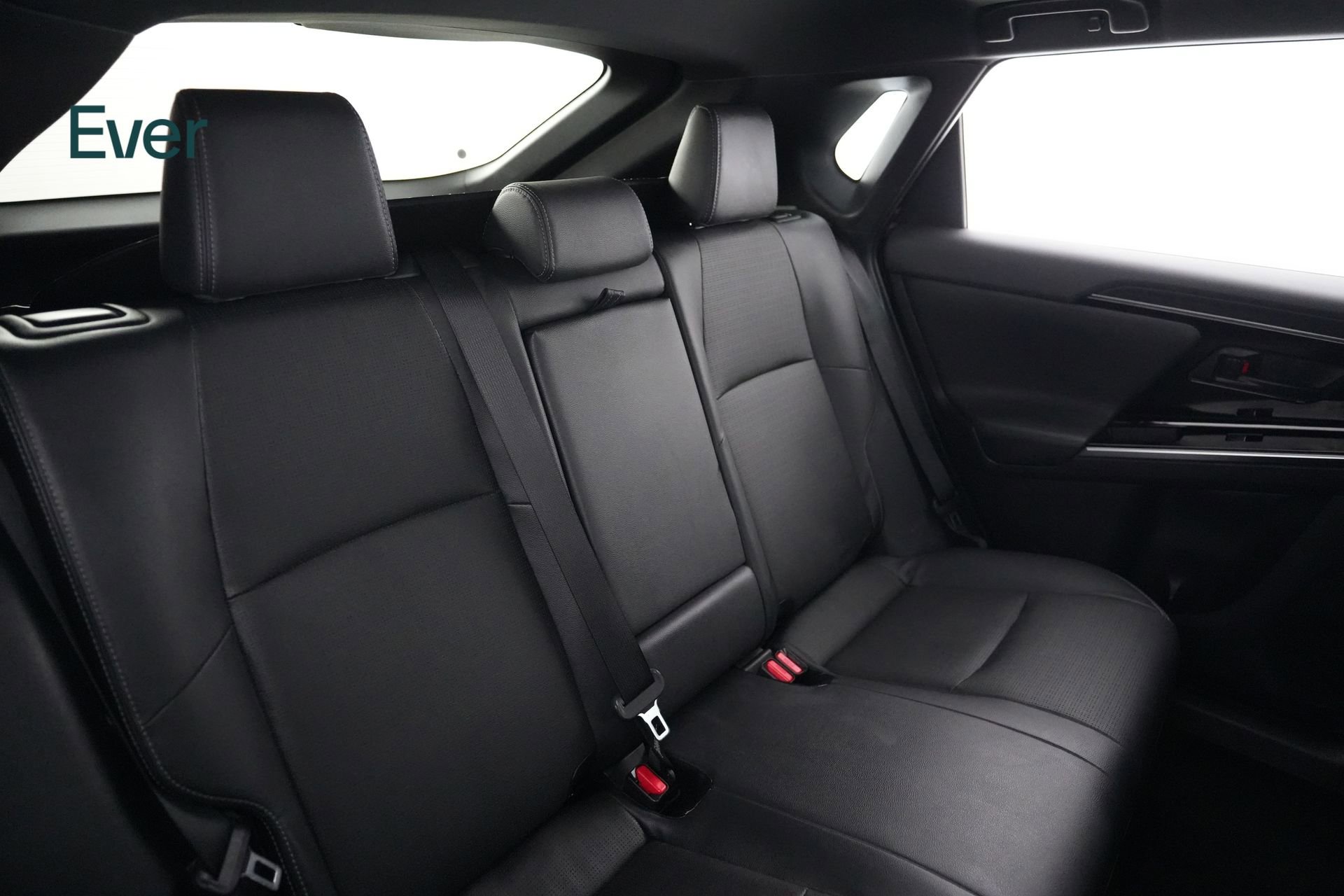 Used 2023 Subaru Solterra AWD image 5