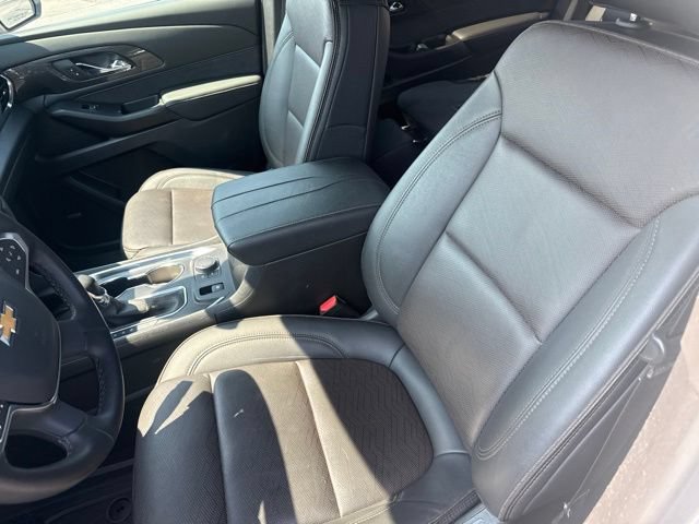 Used 2023 Chevrolet Traverse High Country w/ LPO, Floor Liner Package FWD image 23