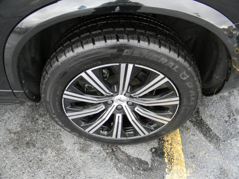 Used 2023 Volvo XC90 B5 Core w/ Protection Package Premier image 28