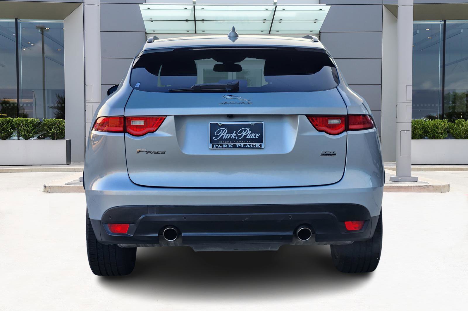 Used 2018 Jaguar F-PACE Prestige image 6