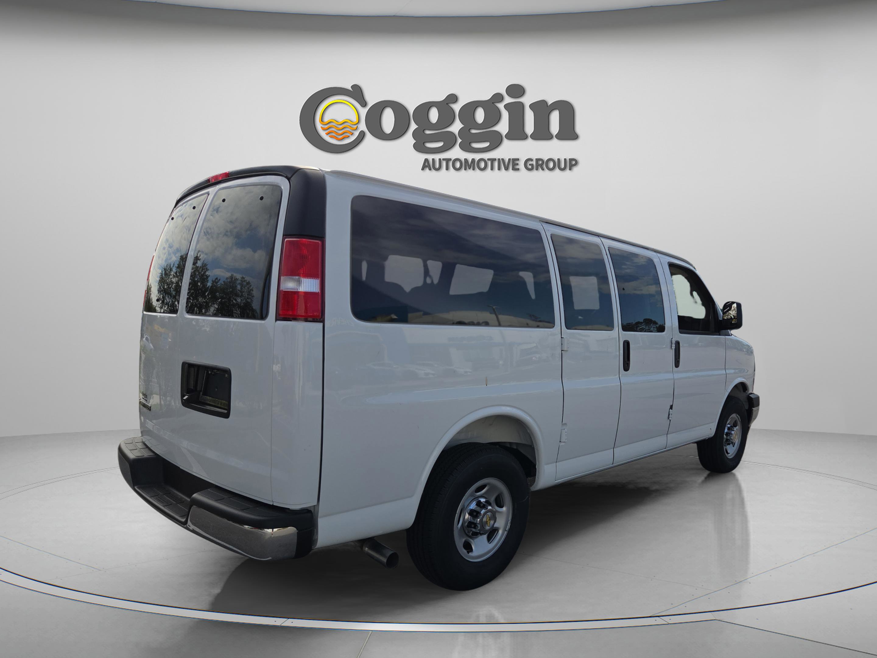 New 2026 Chevrolet Express 2500 LT w/ LT Preferred Equipment Group image 5