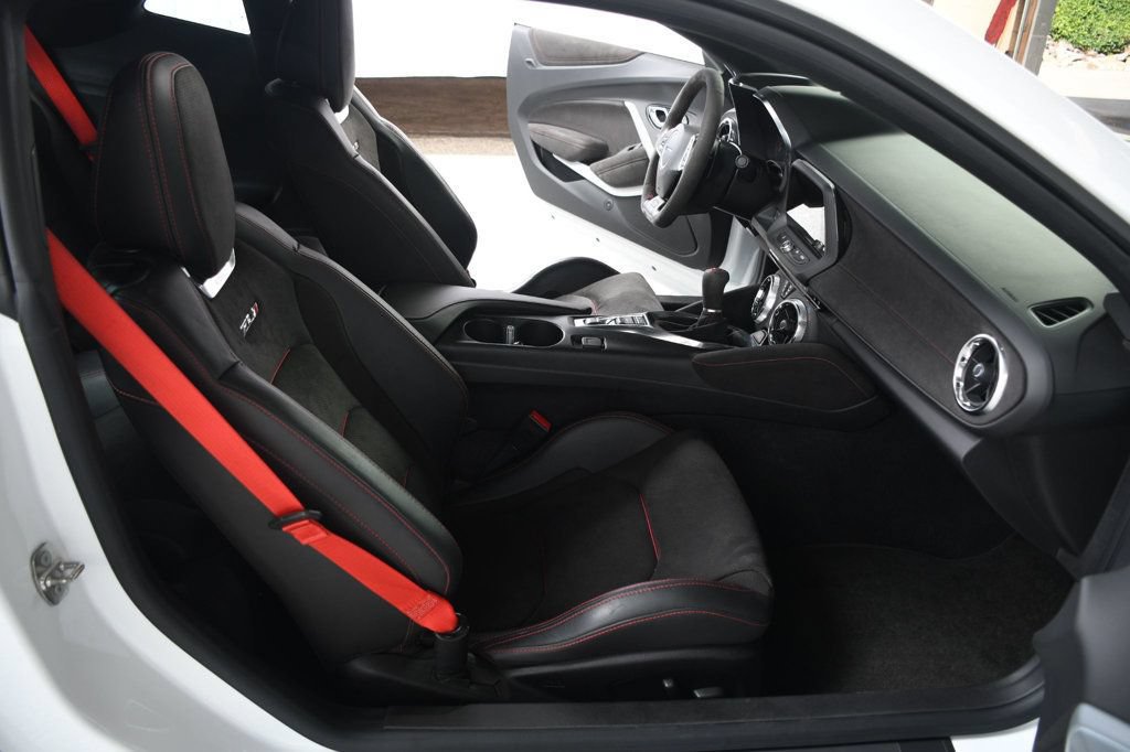 Used 2018 Chevrolet Camaro ZL1 RWD image 29