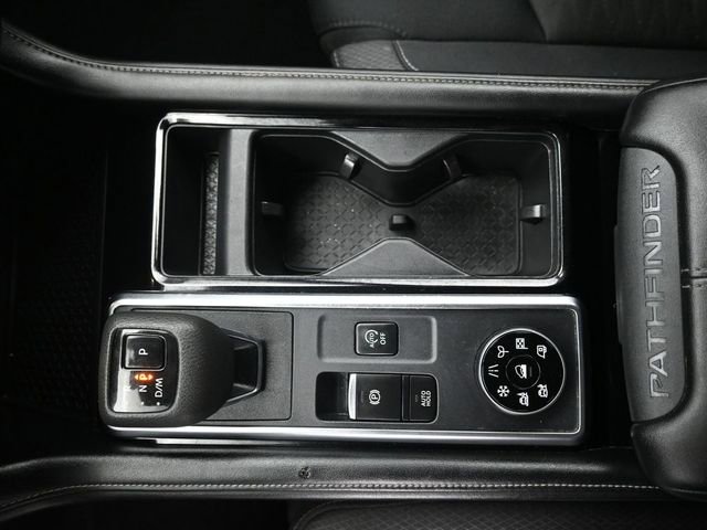 Used 2023 Nissan Pathfinder SV image 18
