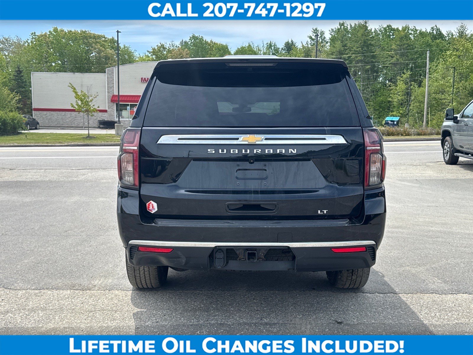 Used 2021 Chevrolet Suburban LT w/ LT Signature Package AWD/4WD image 6