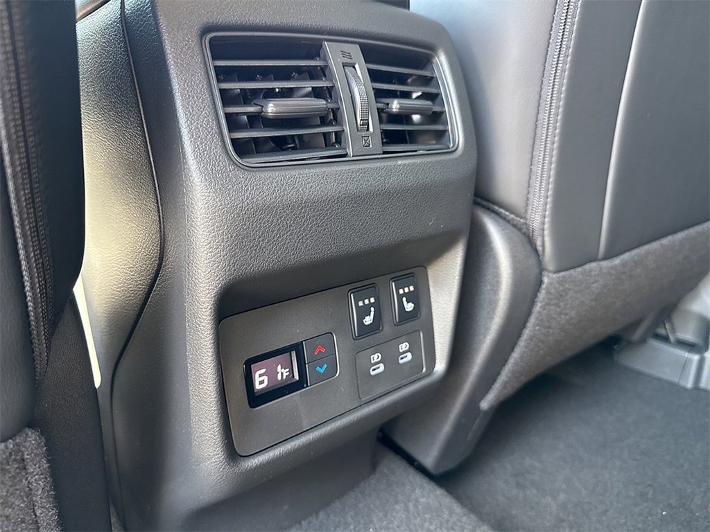 New 2026 Nissan Rogue Platinum image 14