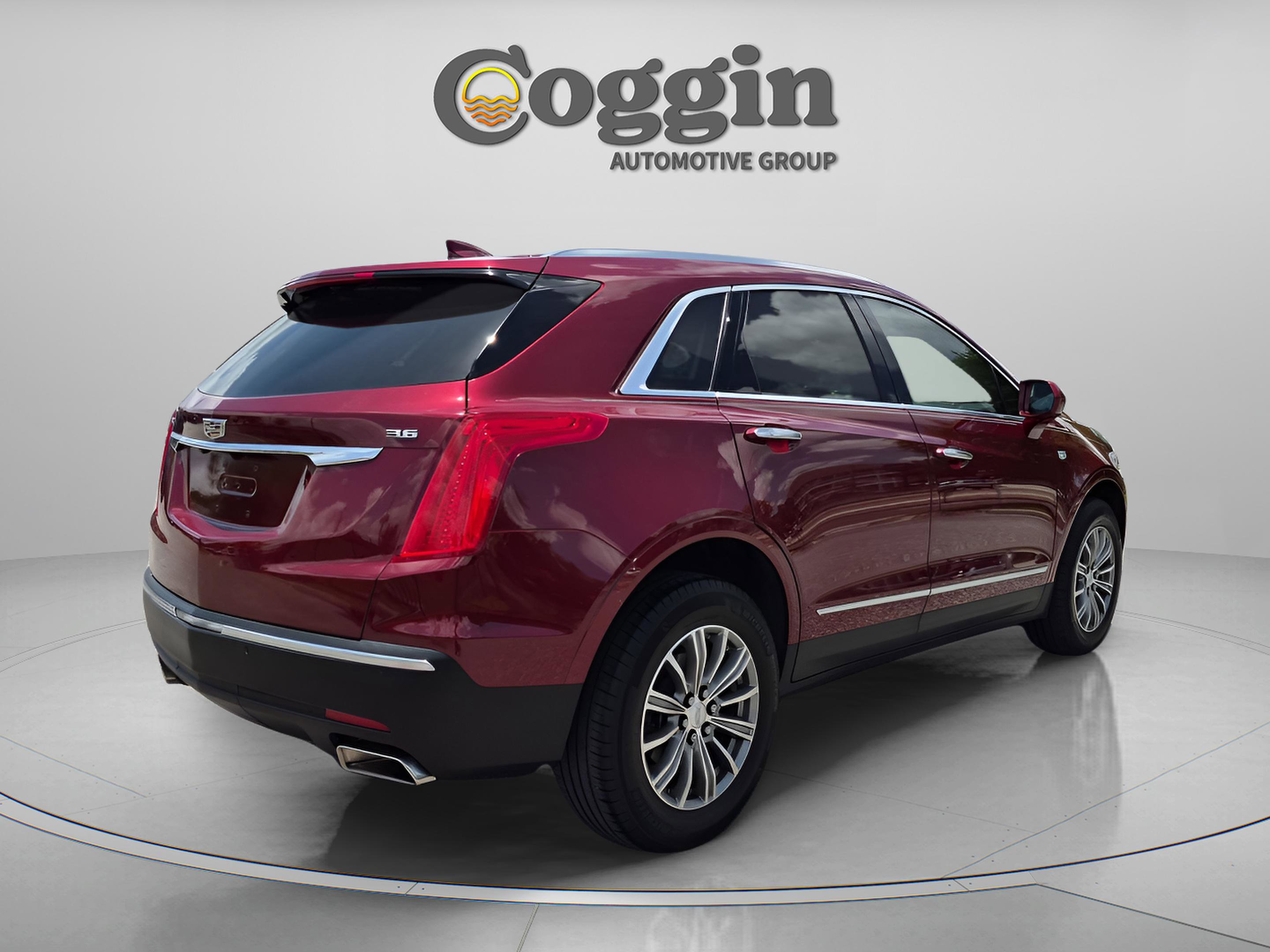 Used 2017 Cadillac XT5 Luxury w/ Driver Awareness Package FWD image 6
