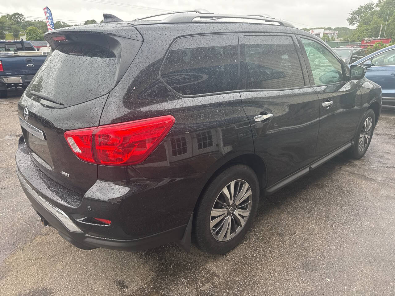 Used 2019 Nissan Pathfinder S AWD/4WD image 12