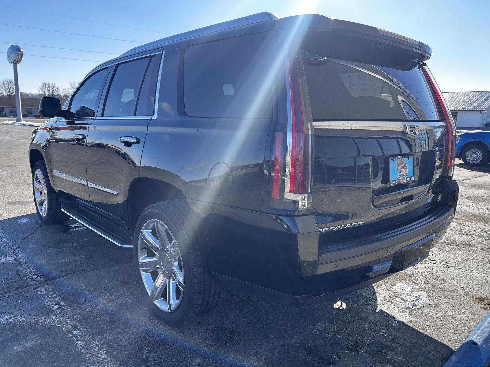 Used 2017 Cadillac Escalade Luxury image 7