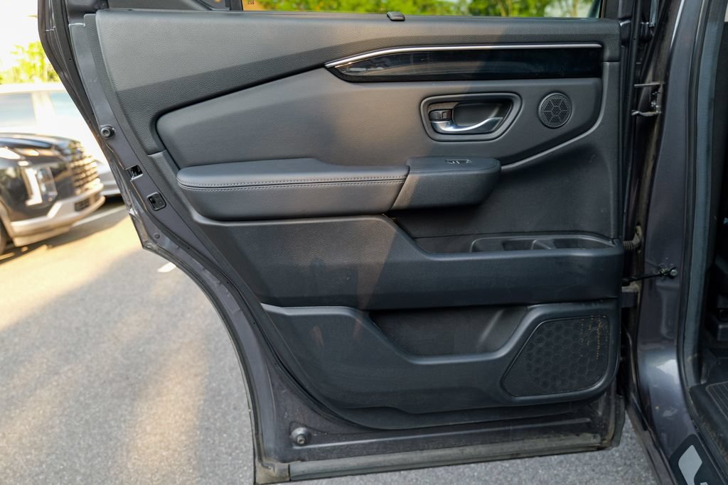 Used 2025 Honda Pilot EX-L image 26