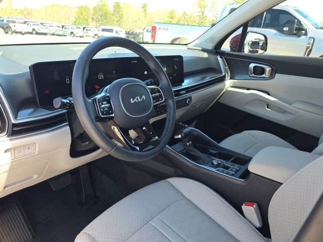 Used 2025 Kia Sorento EX w/ Panoramic Sunroof Package image 26