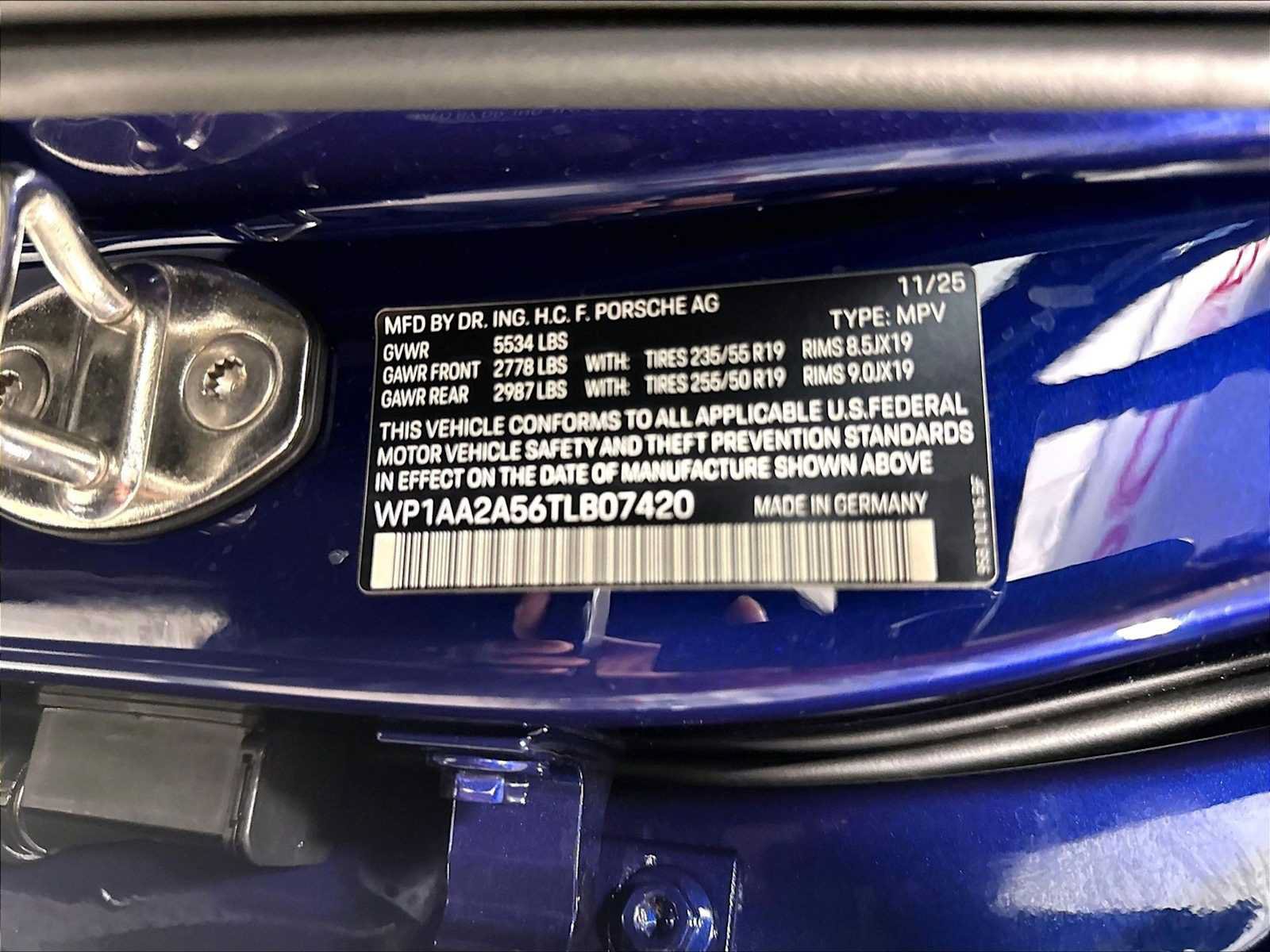 Used 2026 Porsche Macan AWD/4WD image 35