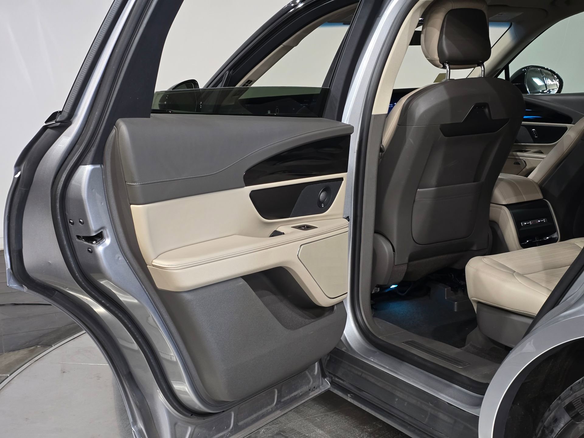 Used 2024 Lincoln Nautilus Reserve w/ Equipment Group 202A image 39