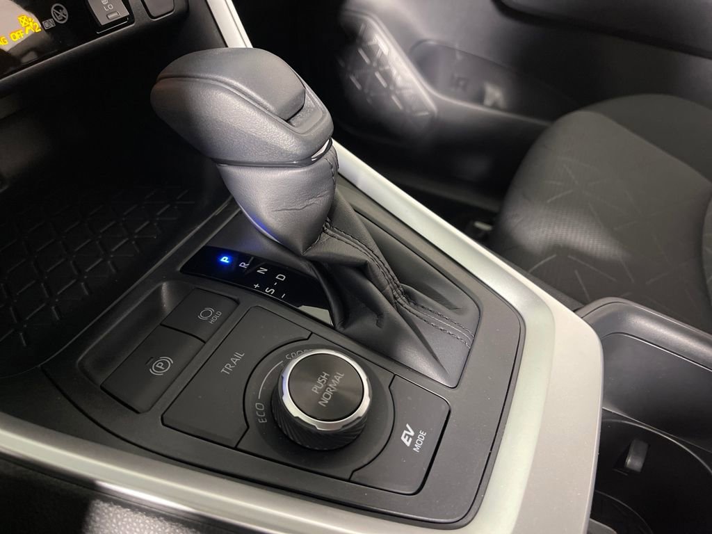 Used 2025 Toyota RAV4 XLE image 24