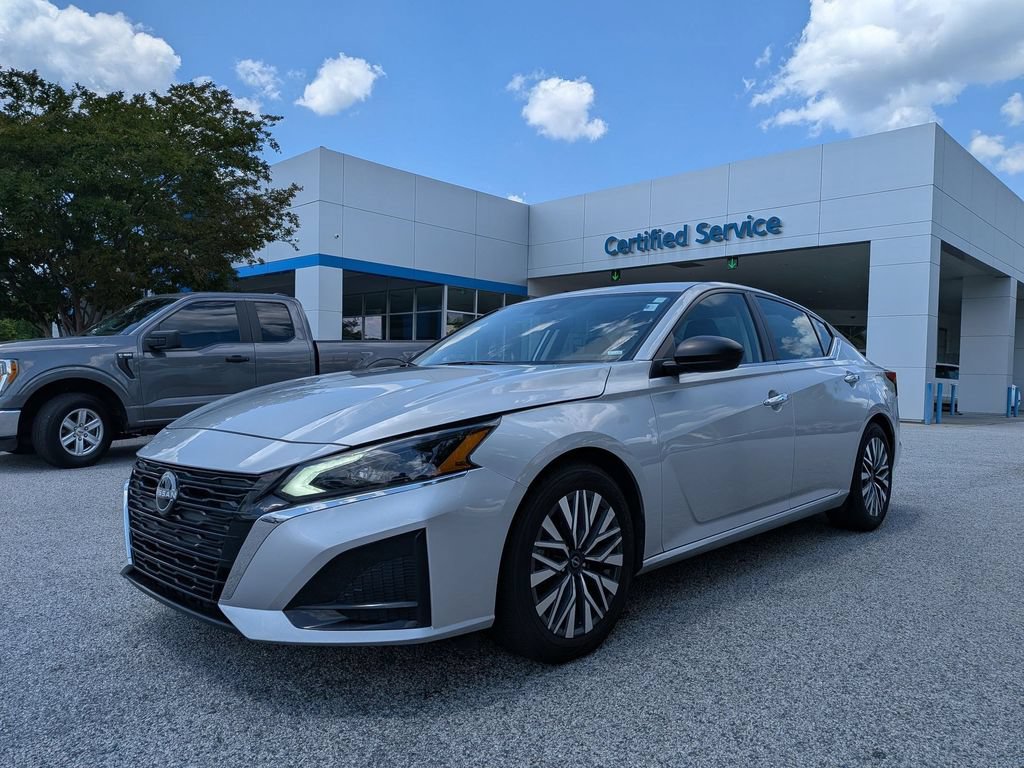 Used 2024 Nissan Altima 2.5 SV FWD image 4