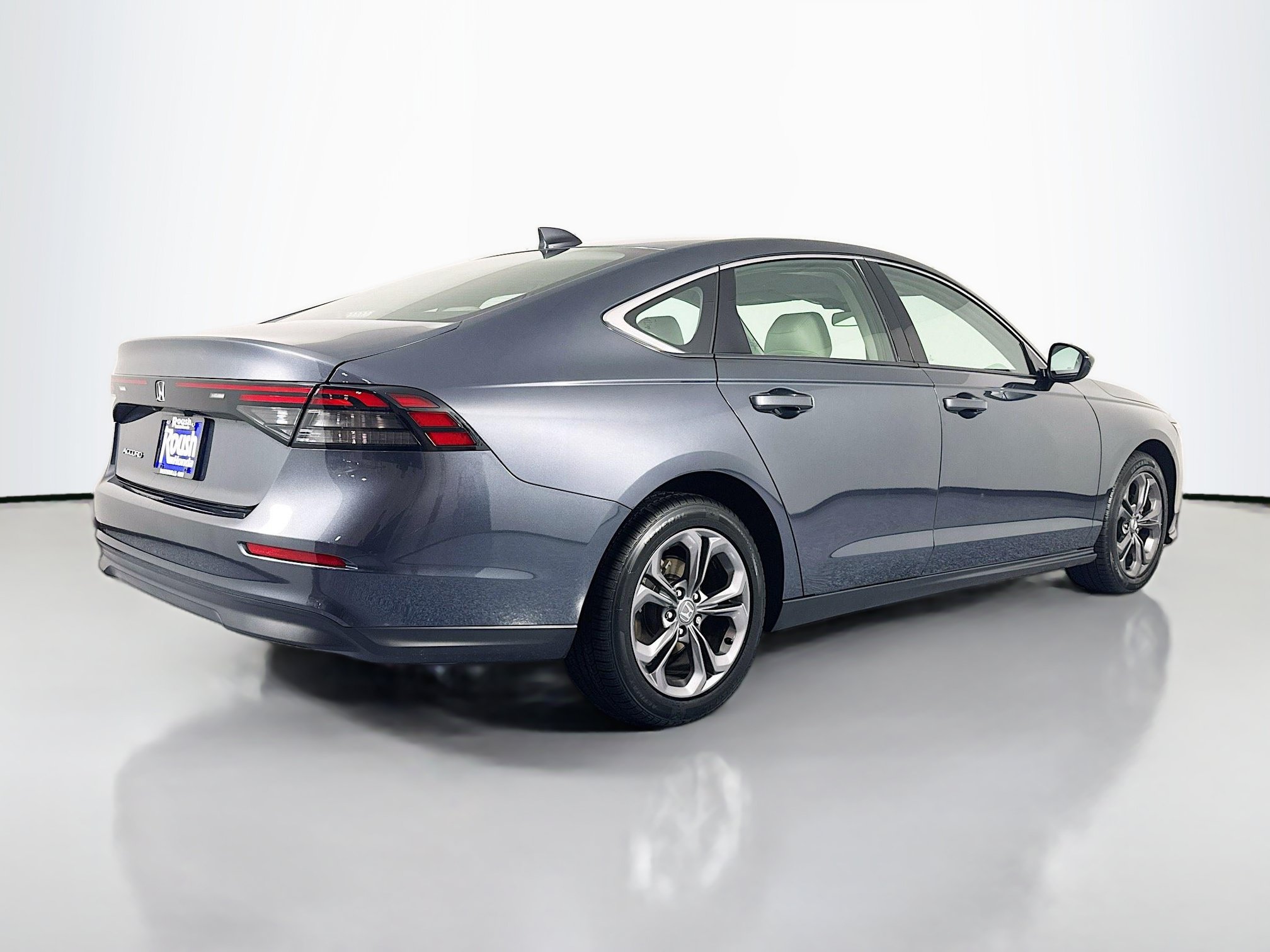 Certified 2023 Honda Accord EX image 5