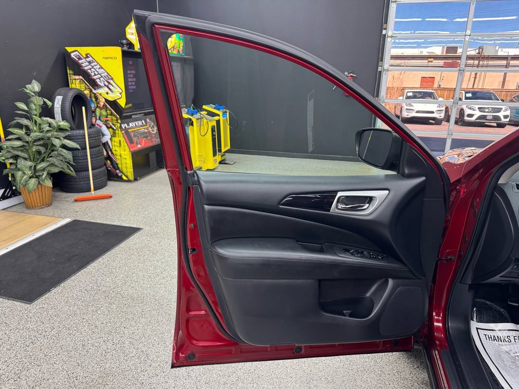 Used 2018 Nissan Pathfinder S AWD/4WD image 9